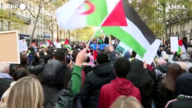 Bufera su sindaca Parigi per viaggio in Polinesia francese