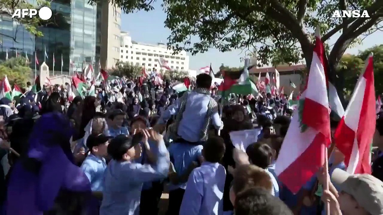 Beirut, scolari protestano contro l'uccisione di bambini a Gaza e in Libano