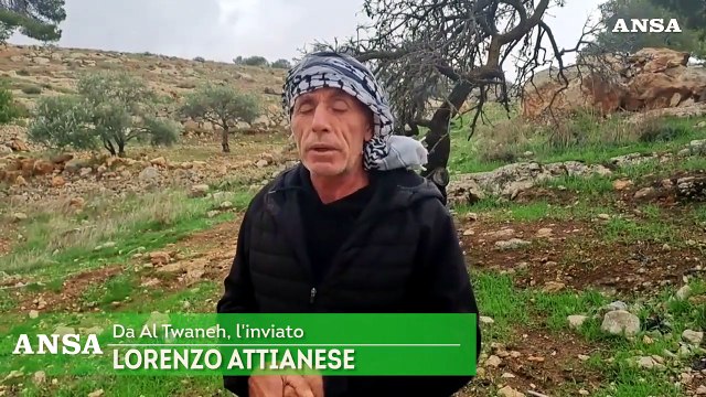 I contadini palestinesi: I coloni sono armati e ci tolgono le terre