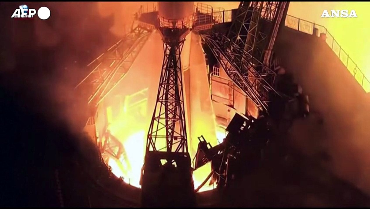 Lanciata la Soyuz Ms-24 con due russi e un'americana
