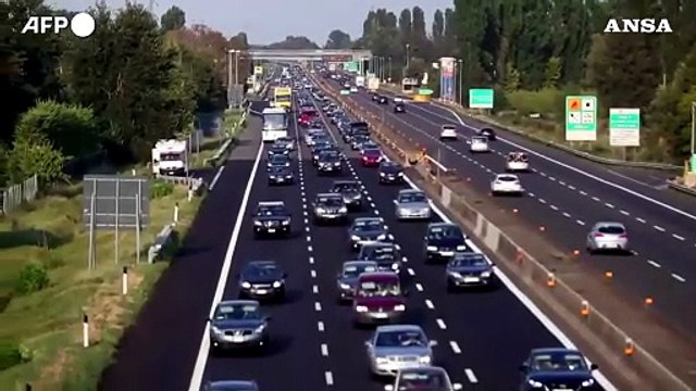 Italiani anziani, inverno demografico anche per mobilita'