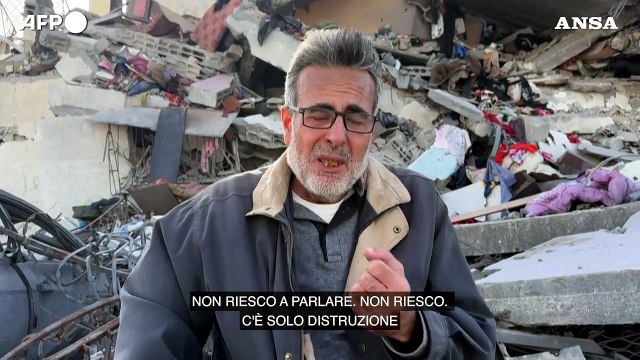 Palestinese scopre la sua casa in rovina: E' tutto distrutto, tutto e' perduto