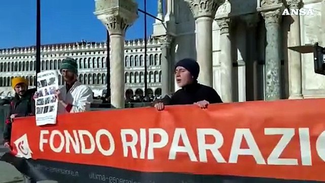 Sfregio alla Basilica di San Marco dagli ambientalisti