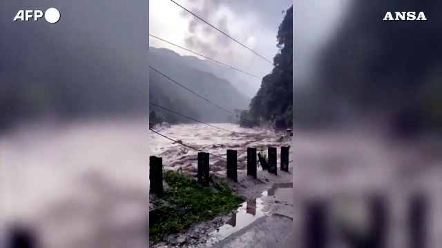India, inondazioni nel Sikkim: dispersi almeno 23 militari