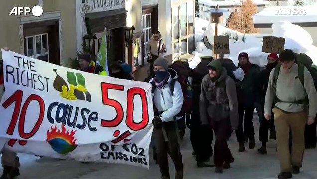 Oxfam: Paperoni sempre piu' ricchi, i poveri non crescono