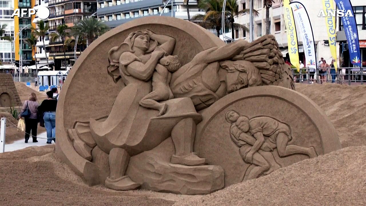 Canarie, il presepe di sabbia della spiaggia di Las Canteras