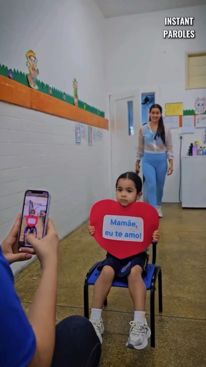 La joie de ces enfants en découvrant la surprise qui leur est réservée lors de cette séance photo