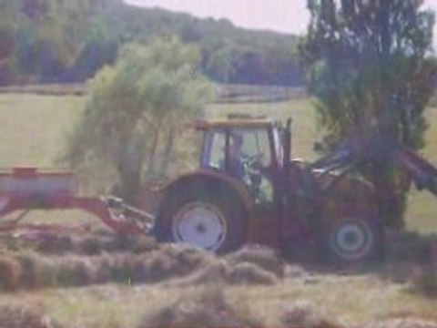 Renault ares 630 rz et ares 725 rz au foin