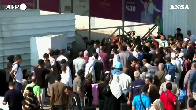 Gaza, primi stranieri via dalla Striscia attraverso valico di Rafah