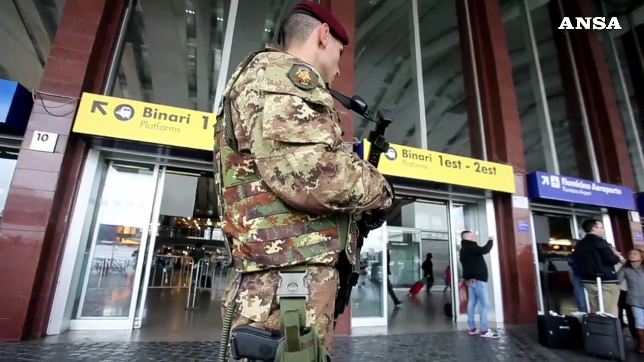 Stretta su enti locali, spending su immigrazione e opere