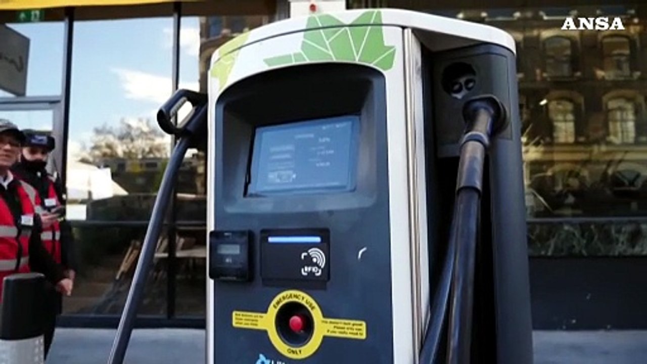 Italia fanalino di coda per le e-car, pesa piu' il diesel