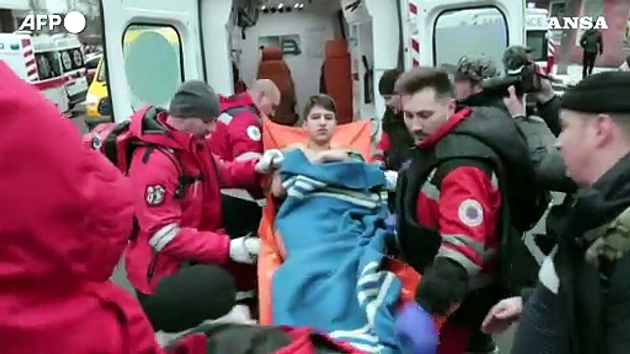 Ucraina, missili russi su Kiev: diversi feriti