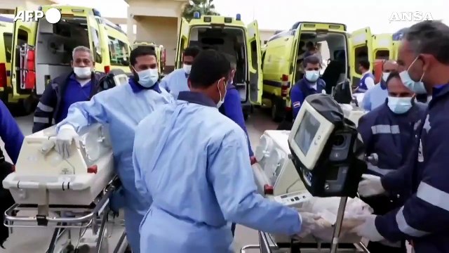 Bimbi prematuri evacuati dall'ospedale al Shifa di Gaza giungono in Egitto