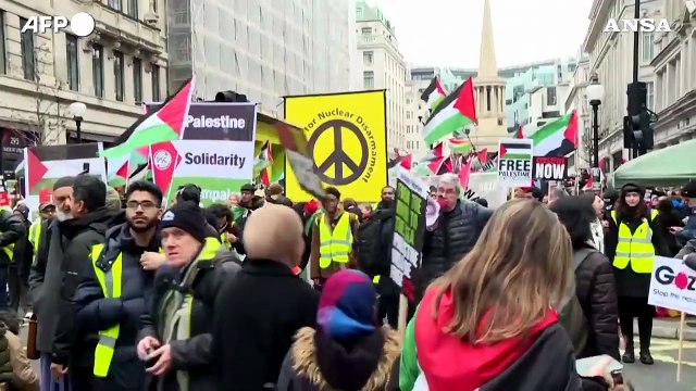Palestina, centinaia di manifestanti in marcia a Londra