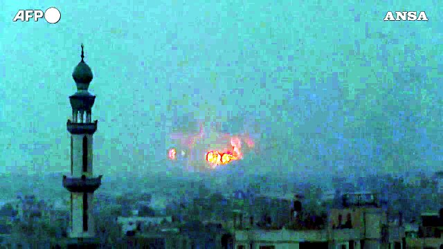 Gaza, un attacco aereo israeliano colpisce Khan Yunis