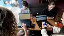 « Bon allez, on se connecte » : le grand frisson Parcoursup vécu par des bacheliers de Cherbourg