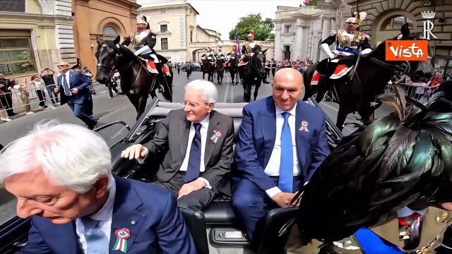 'Sei il migliore', folla saluta Mattarella che va via dai Fori Imperiali a termine Parata 2 giugno