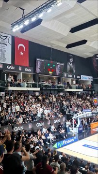 Tribünler 🏴🏳 - Beşiktaş Gain v Bahçeşehir Koleji - Türkiye Sigorta Basketbol Süper Ligi