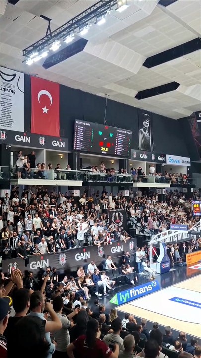 Tribünler 🏴🏳 - Beşiktaş Gain v Bahçeşehir Koleji - Türkiye Sigorta Basketbol Süper Ligi