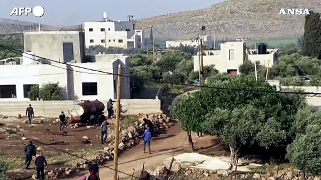 Cisgiordania, sassaiole e colpi d'arma da fuoco tra palestinesi e coloni