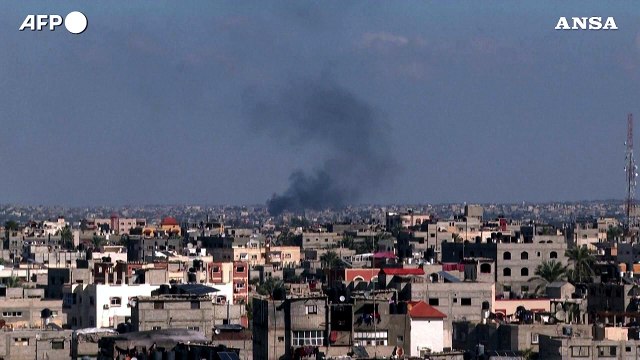 Gaza, raid israeliani su Khan Yunis