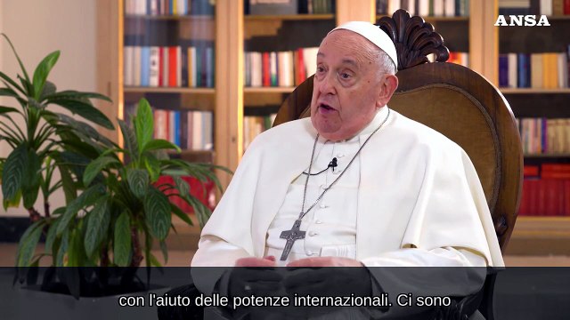 Papa Francesco: L'Ucraina abbia il coraggio della bandiera bianca e di negoziare