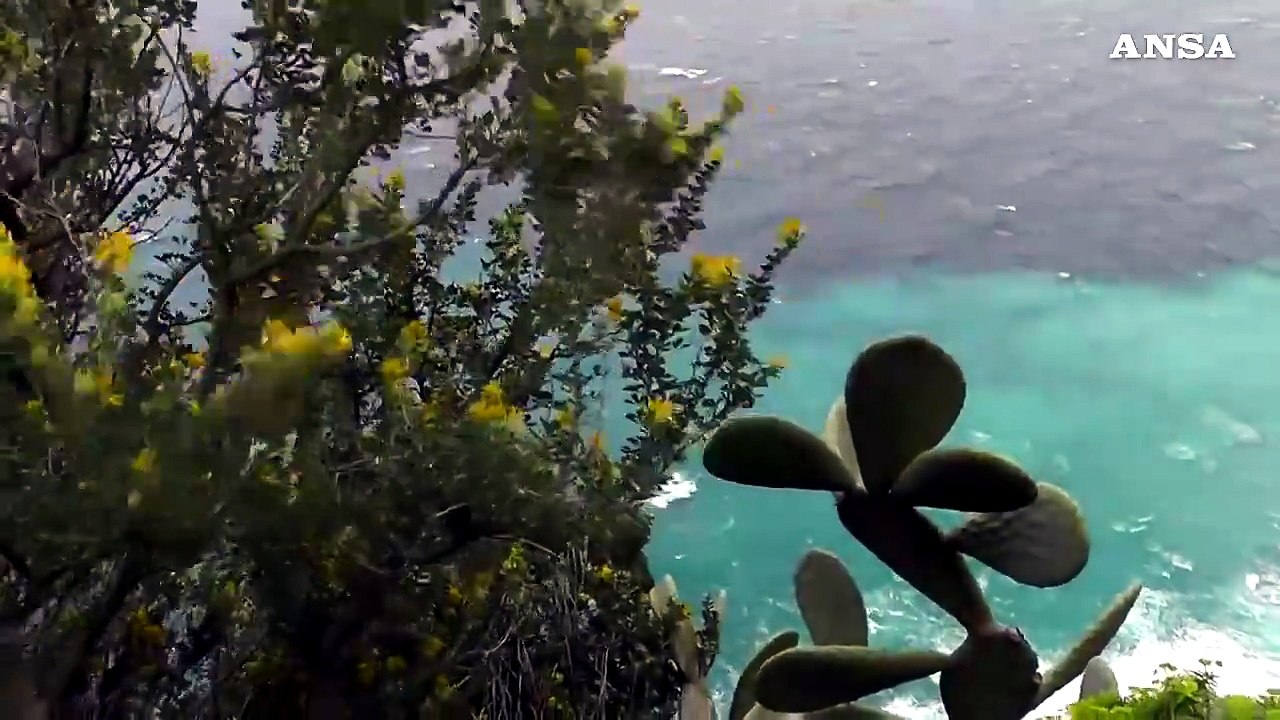 Maltempo, mareggiata e vento forte a Capri