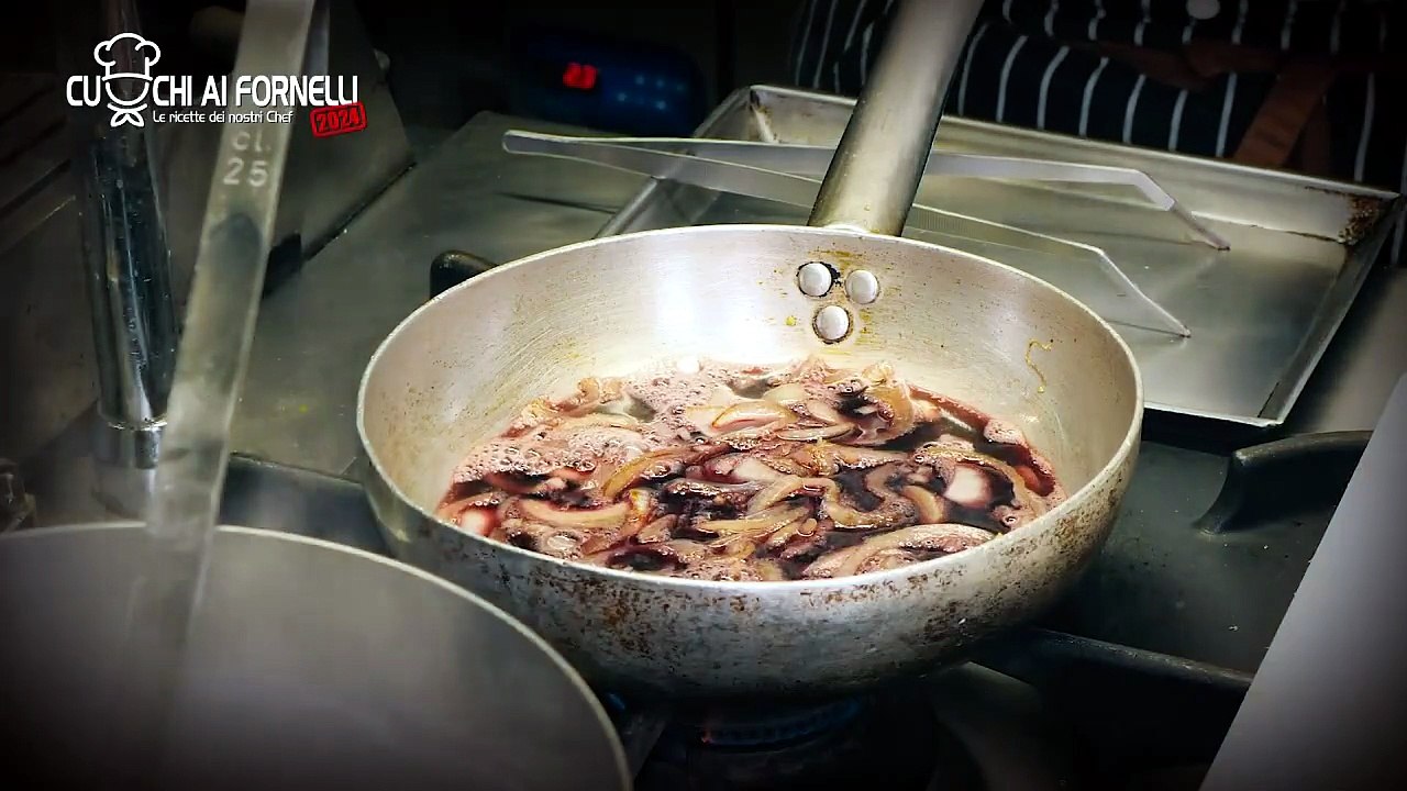 TAGLIOLOINI FRESCHI ALLA CIPOLLA DORATA DI PARMA BRASATA AL LAMBRUSCO - OSTERIA AL CAVALIERE | TAGLIOLOINI FRESCHI ALLA CIPOLLA DORATA DI PARMA BRASATA AL LAMBRUSCO - OSTERIA AL CAVALIERE