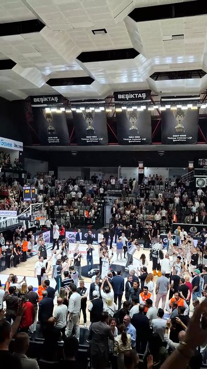 Maç Sonu Üçlüsü Kaptandan 🦅 - Beşiktaş Gain 82-79 Bahçeşehir Koleji - Türkiye Sigorta Basketbol Süper Ligi