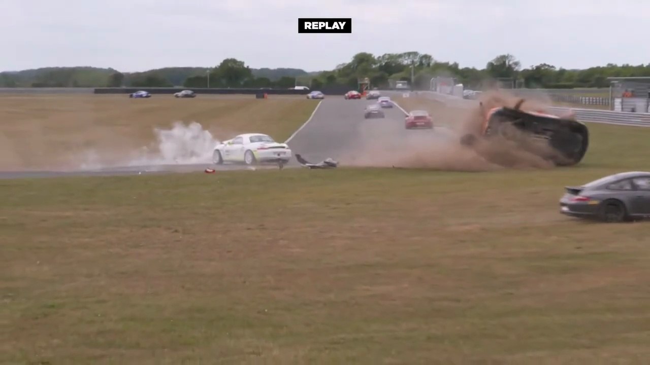 Porsche Club Championship 2026 Snetterton Race 1 Wells Flips