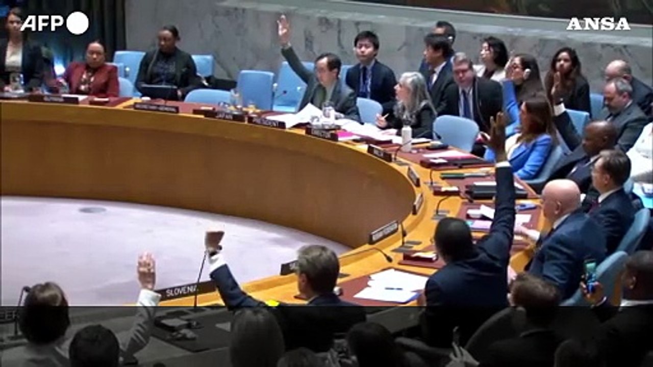 Gaza, l'Onu chiede il cessate-il-fuoco: e' la prima volta