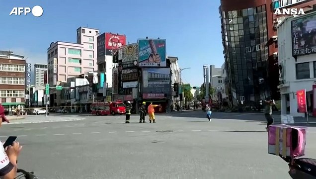 Terremoto a Taiwan, edifici crollati nella contea orientale di Hualien