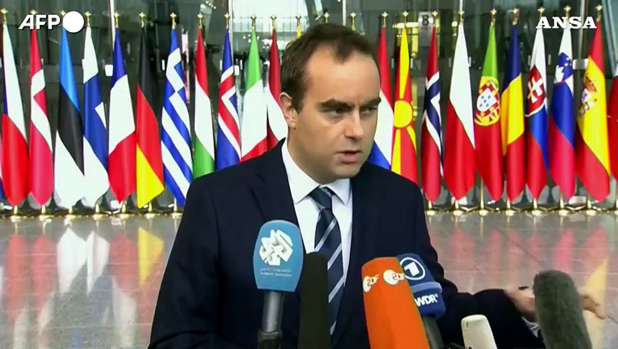 Francia: "Noi tra i Paesi Nato con spesa per la difesa al 2% Pil nel 2024"