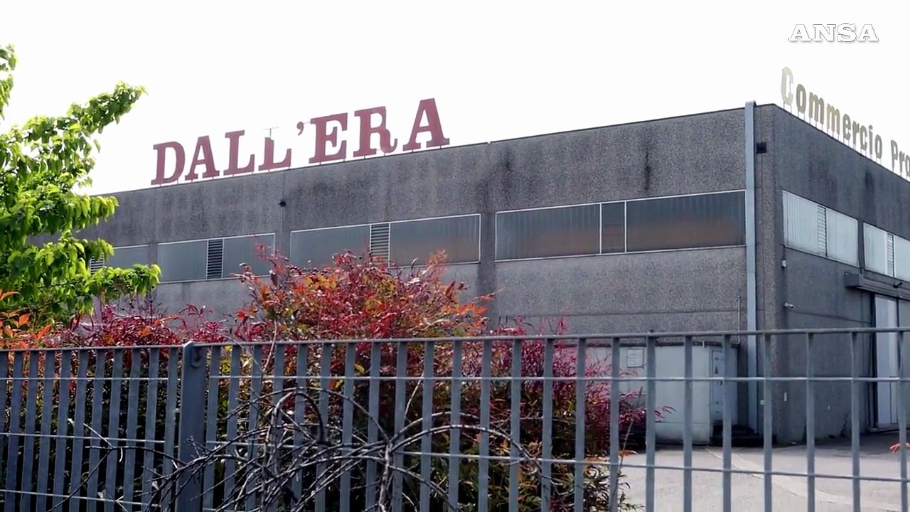 Brescia, muore un operaio schiacciato da una lastra di metallo
