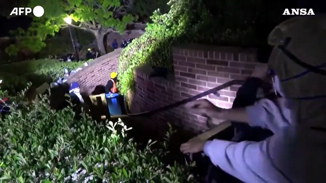 A Ucla oltre cento arresti tra i manifestanti pro Gaza