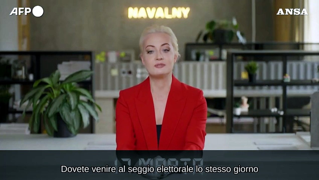 Russia, l'appello di Navalnaya per le presidenziali: "Tutti alle urne alle 12 contro Putin"