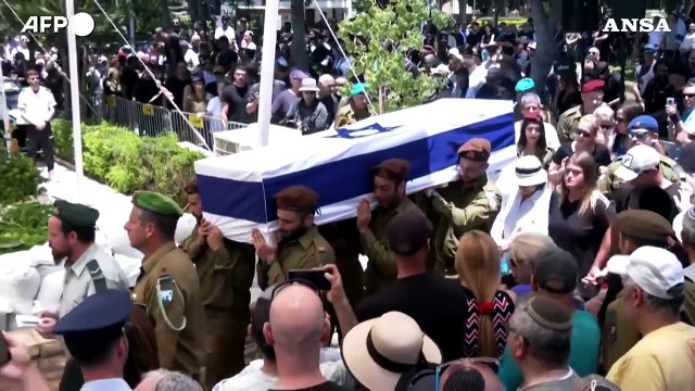 Israele, celebrati i funerali del soldato ucciso a Gaza
