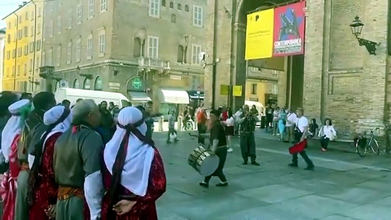 Ballo In Piazza