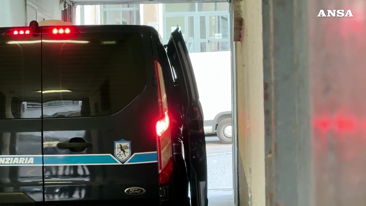 Omicidio Tramontano, l'uscita di Impagnatiello dal Tribunale