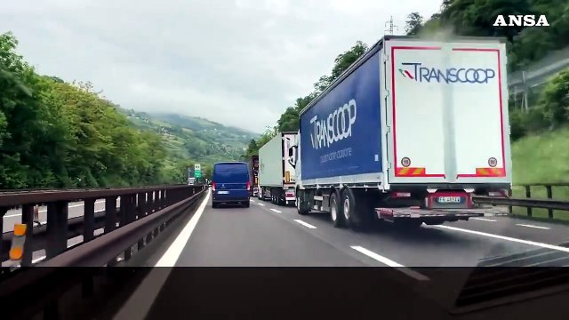 Autostrada del Brennero, serpentone di tir lungo 100 km verso Nord