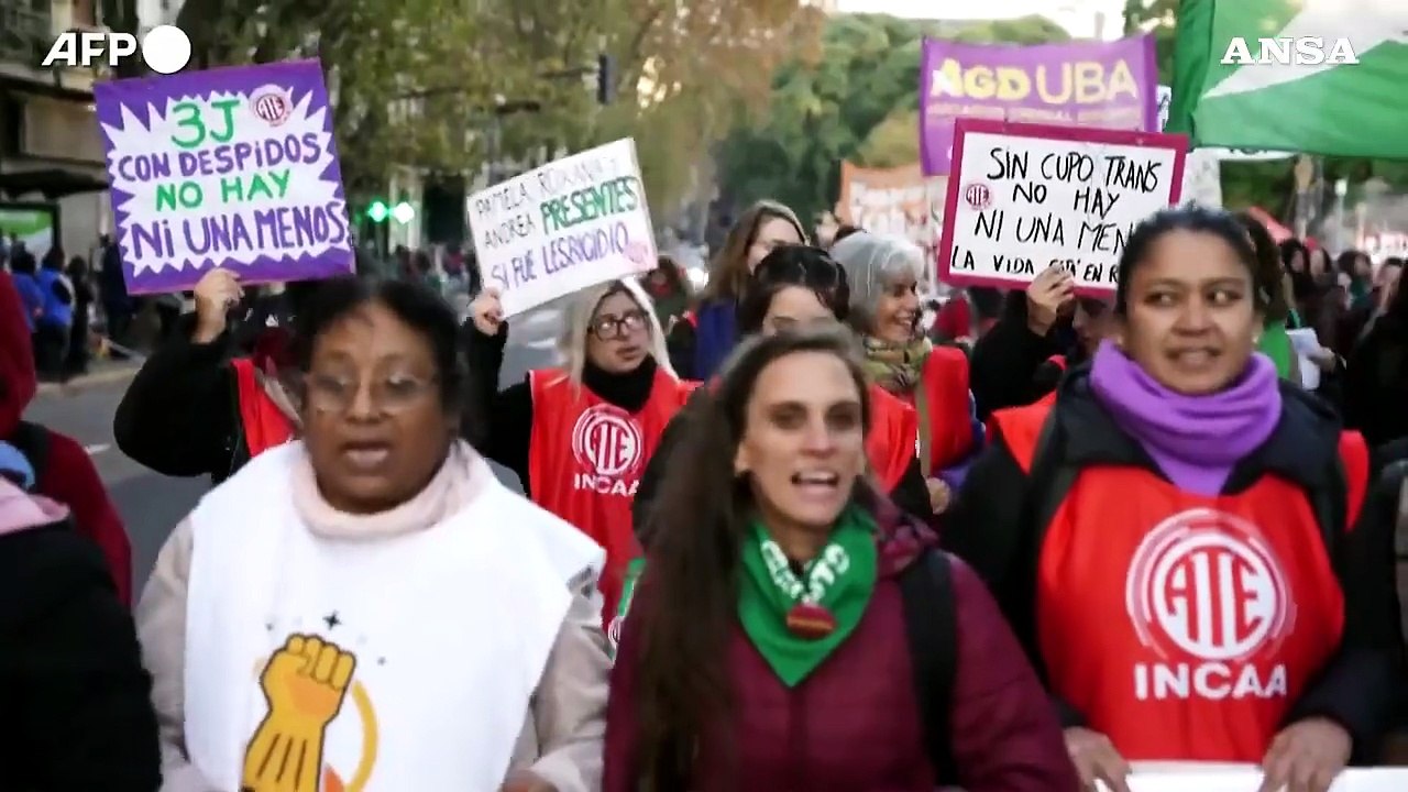 Argentina, marcia per protestare contro la violenza di genere