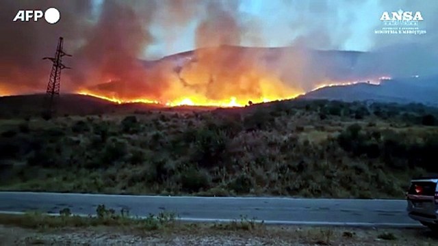 Vasti incendi nel sud dell'Albania
