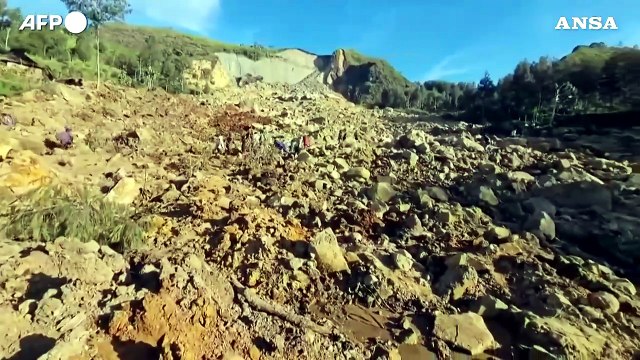 Papua Nuova Guinea, duemila persone sepolte da una frana
