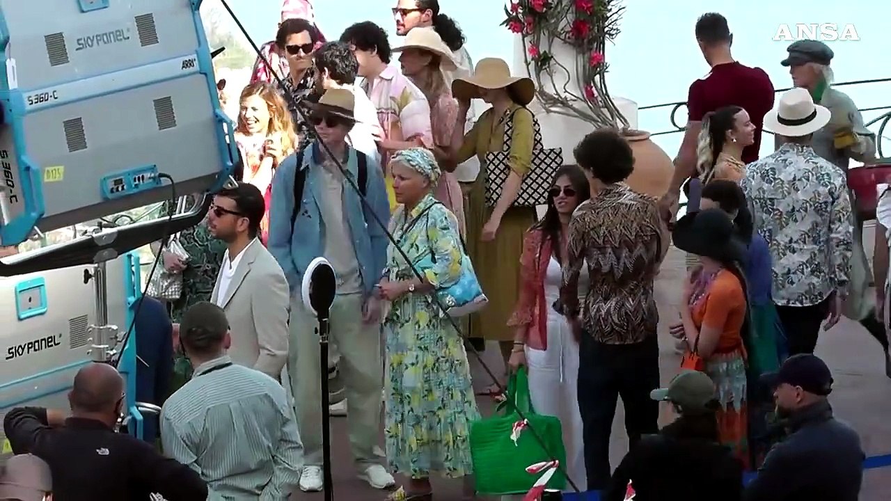 Ciak si gira a Capri, Piazzetta "requisita" per le riprese di un film con Blake Lively