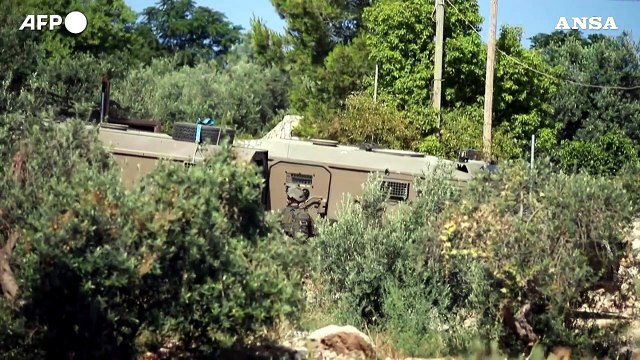 Cisgiordania, i veicoli militari israeliani fanno irruzione nel campo di al-Fara