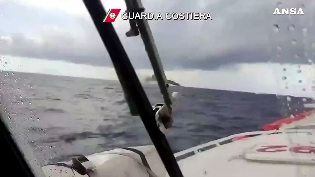 Barca in fiamme, Stefania Craxi e il marito salvati presso l'Elba