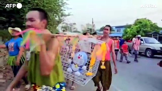 In Thailandia per invocare la pioggia arriva Doraemon
