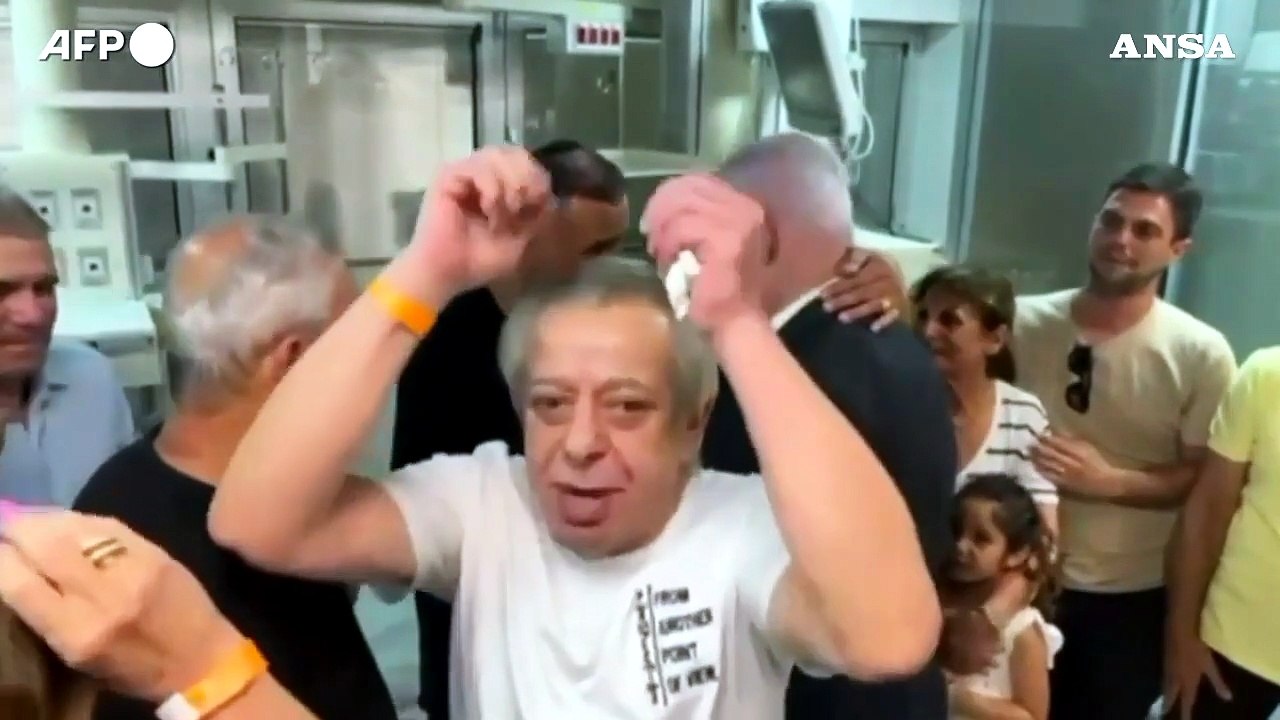 Israele, Netanyahu fa visita ai 4 ostaggi liberati in un ospedale di Tel Aviv