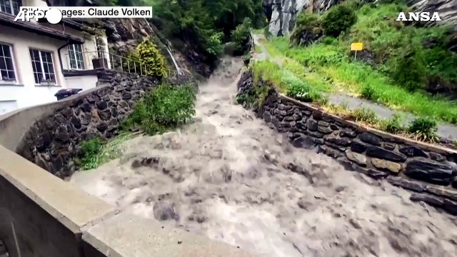 Forti piogge in Svizzera, inondazioni ed evacuazioni