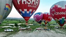 Kapadokya’da nefes kesen anlar! JÖAK paraşüt timi balondan atladı
